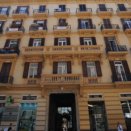 B&B Residenza Via Dei Mille Napoli Eksteriør billede